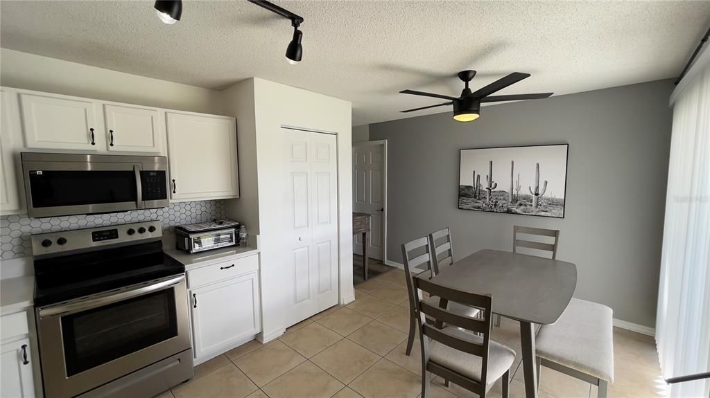 For Rent: $2,400 (4 beds, 2 baths, 1576 Square Feet)