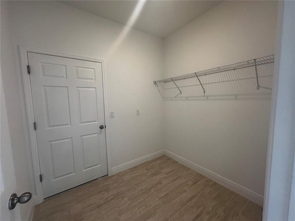 For Rent: $2,100 (3 beds, 2 baths, 1514 Square Feet)