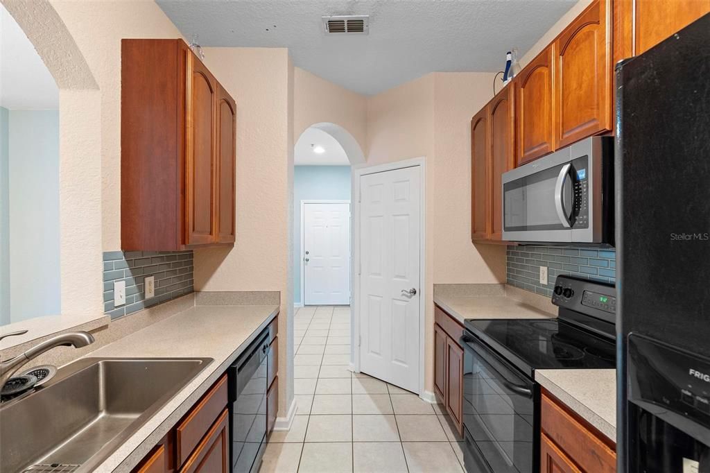 For Rent: $1,990 (3 beds, 2 baths, 1408 Square Feet)