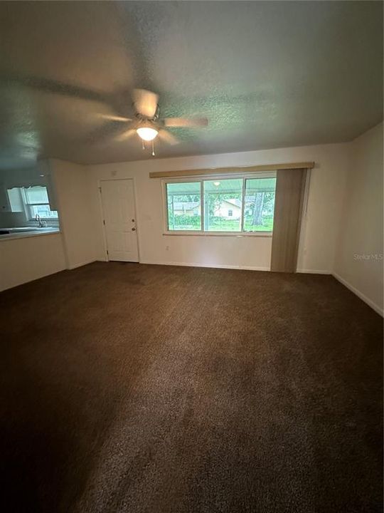 For Rent: $2,000 (3 beds, 2 baths, 1915 Square Feet)