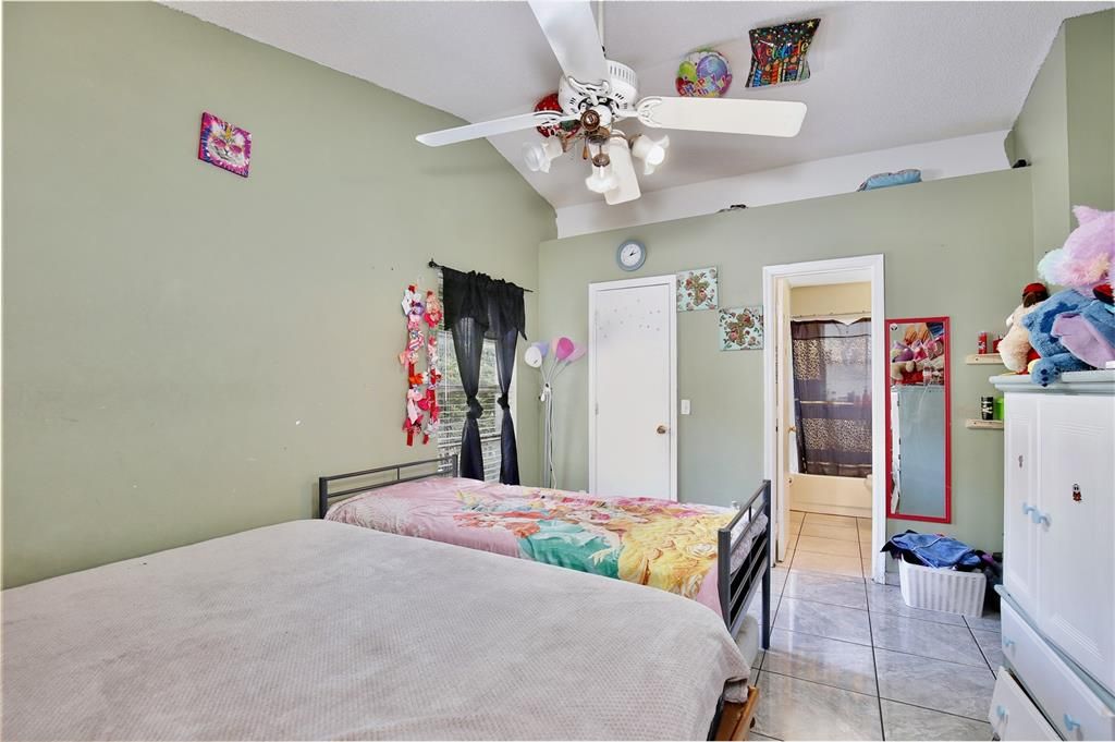 For Sale: $299,000 (3 beds, 2 baths, 1030 Square Feet)