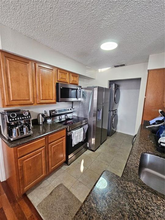 For Sale: $224,900 (2 beds, 2 baths, 934 Square Feet)