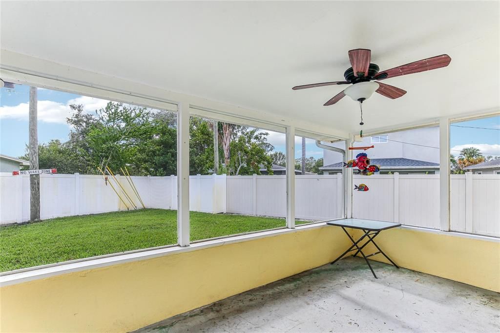 For Sale: $459,000 (3 beds, 2 baths, 1250 Square Feet)