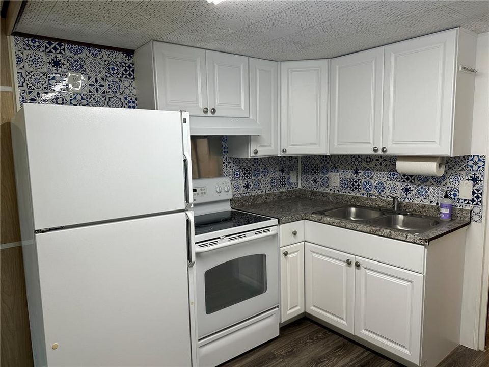 For Sale: $90,000 (2 beds, 1 baths, 760 Square Feet)