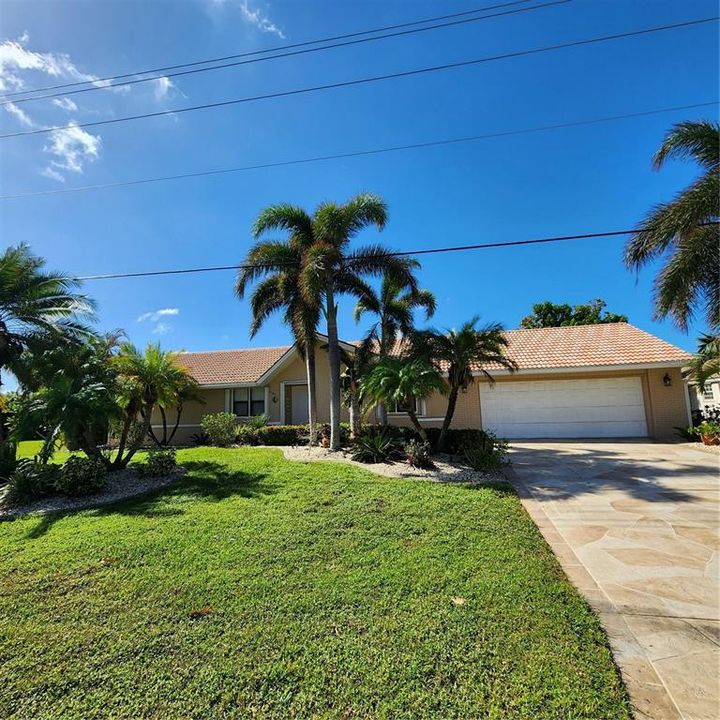 For Sale: $585,000 (3 beds, 2 baths, 1719 Square Feet)