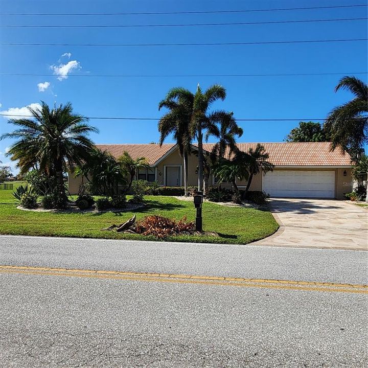 For Sale: $585,000 (3 beds, 2 baths, 1719 Square Feet)