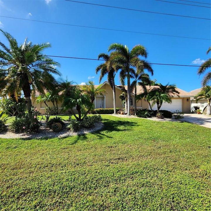 For Sale: $585,000 (3 beds, 2 baths, 1719 Square Feet)