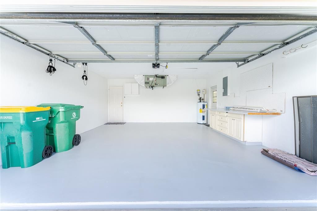 Pristine 2-car garage & workbench.