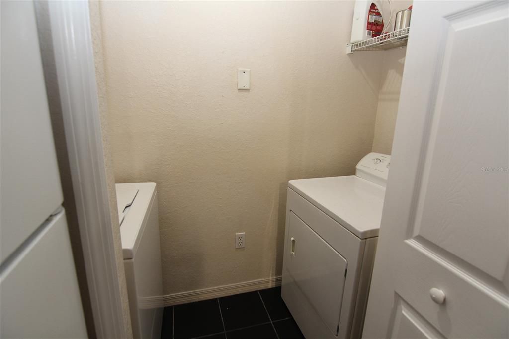 For Rent: $1,250 (1 beds, 1 baths, 713 Square Feet)