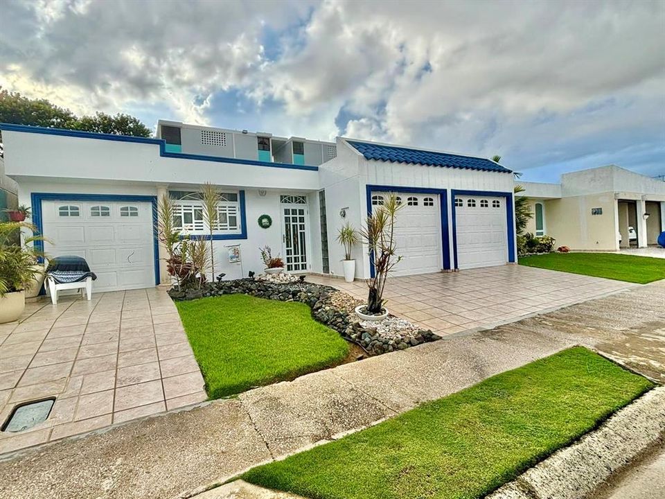 Vendido Recientemente: $225,000 (3 camas, 3 baños, 300 Pies cuadrados)