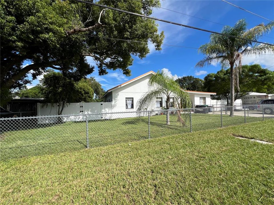 For Sale: $450,000 (4 beds, 2 baths, 1770 Square Feet)