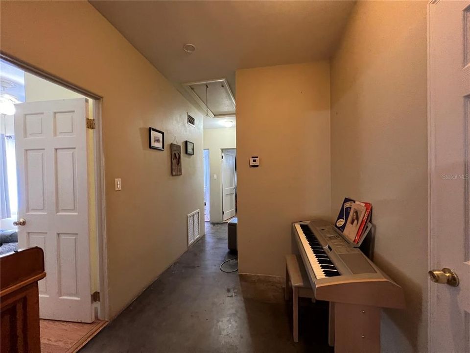 For Sale: $450,000 (4 beds, 2 baths, 1770 Square Feet)