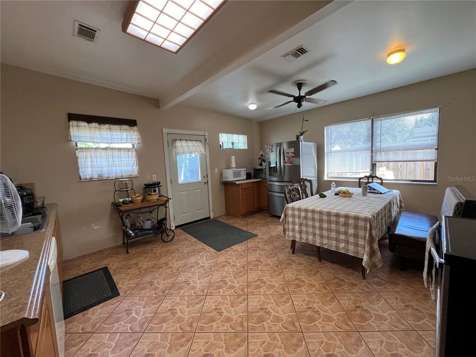 For Sale: $450,000 (4 beds, 2 baths, 1770 Square Feet)