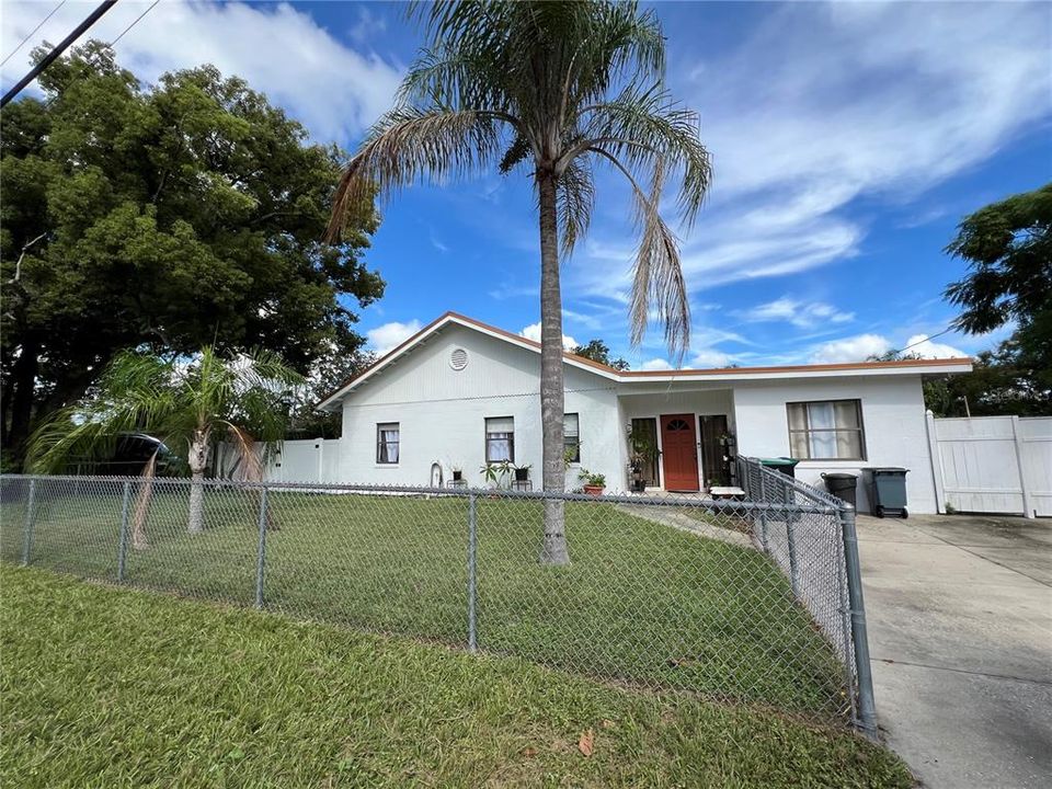 For Sale: $450,000 (4 beds, 2 baths, 1770 Square Feet)