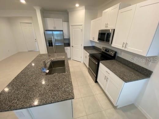 For Rent: $2,295 (3 beds, 2 baths, 1597 Square Feet)