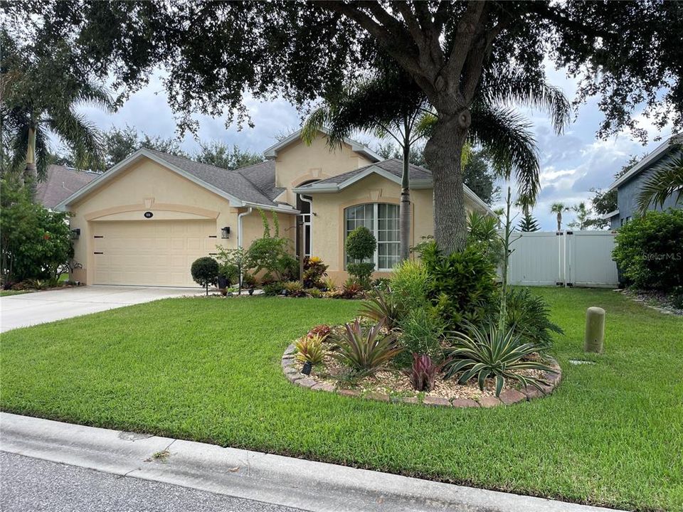 For Sale: $465,000 (3 beds, 2 baths, 1698 Square Feet)