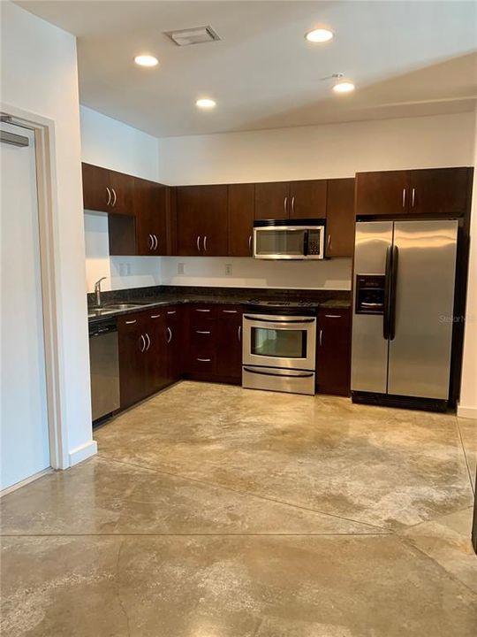 For Rent: $2,650 (2 beds, 2 baths, 1259 Square Feet)