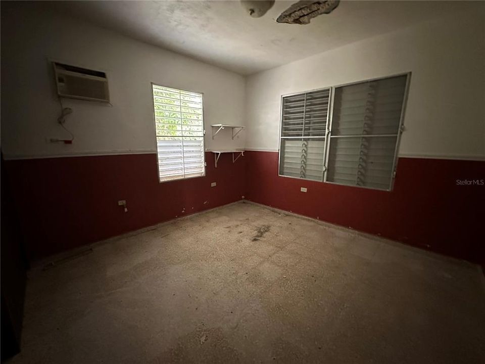 For Sale: $125,000 (3 beds, 2 baths, 1357 Square Feet)