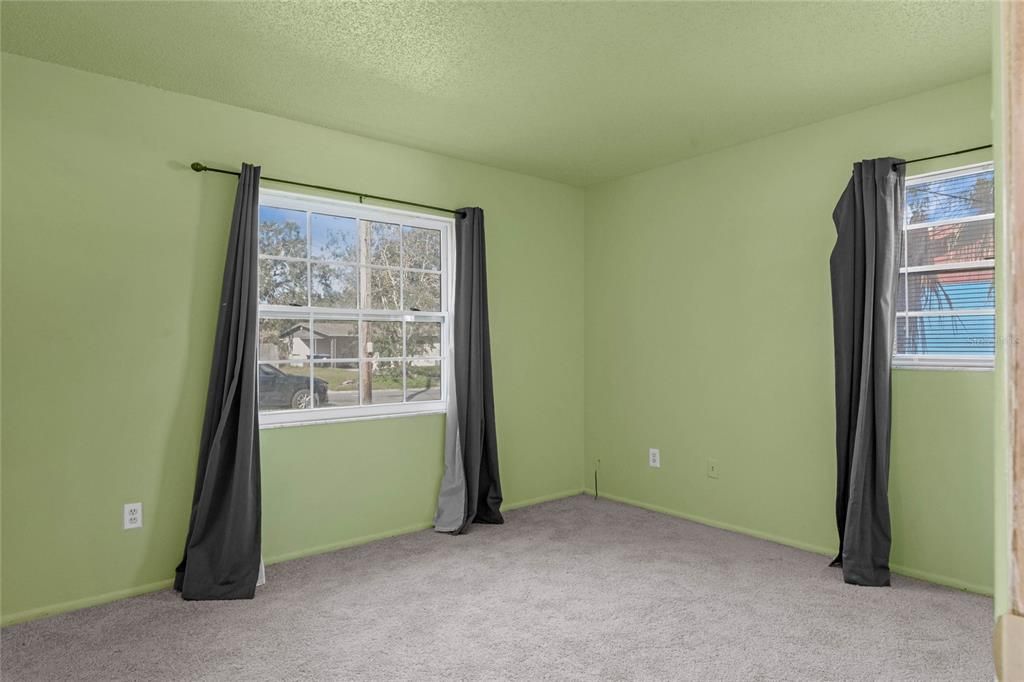 For Sale: $335,000 (3 beds, 1 baths, 1032 Square Feet)