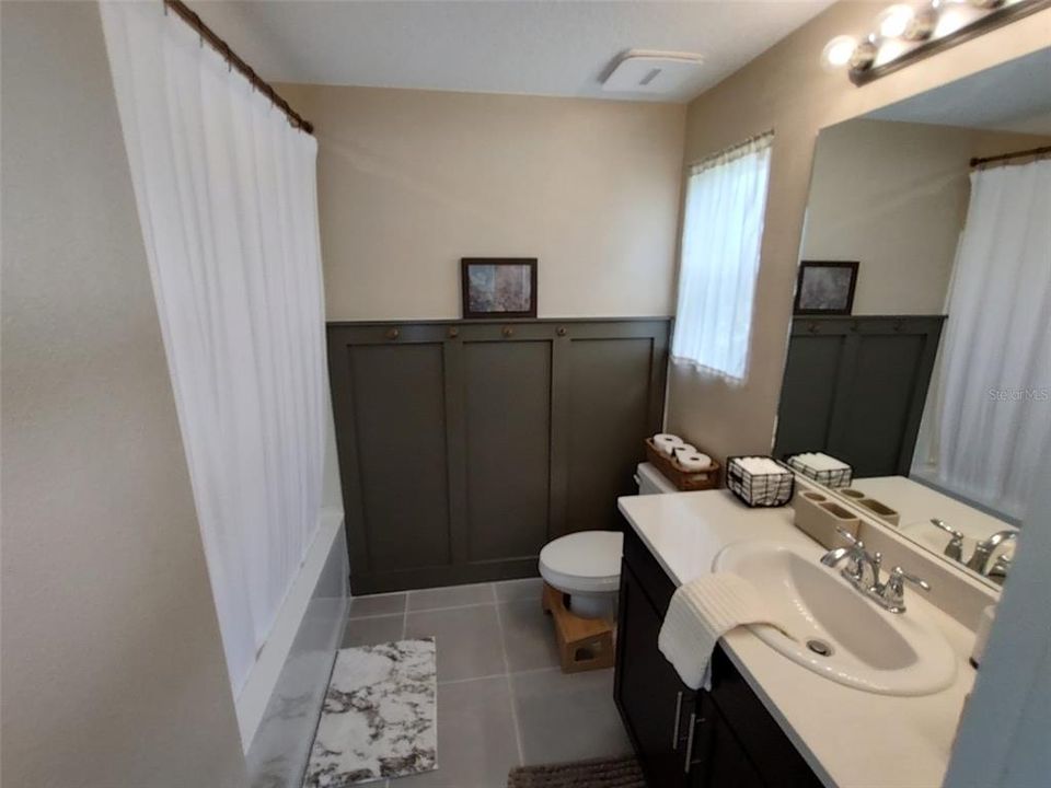 For Sale: $289,900 (2 beds, 2 baths, 1235 Square Feet)