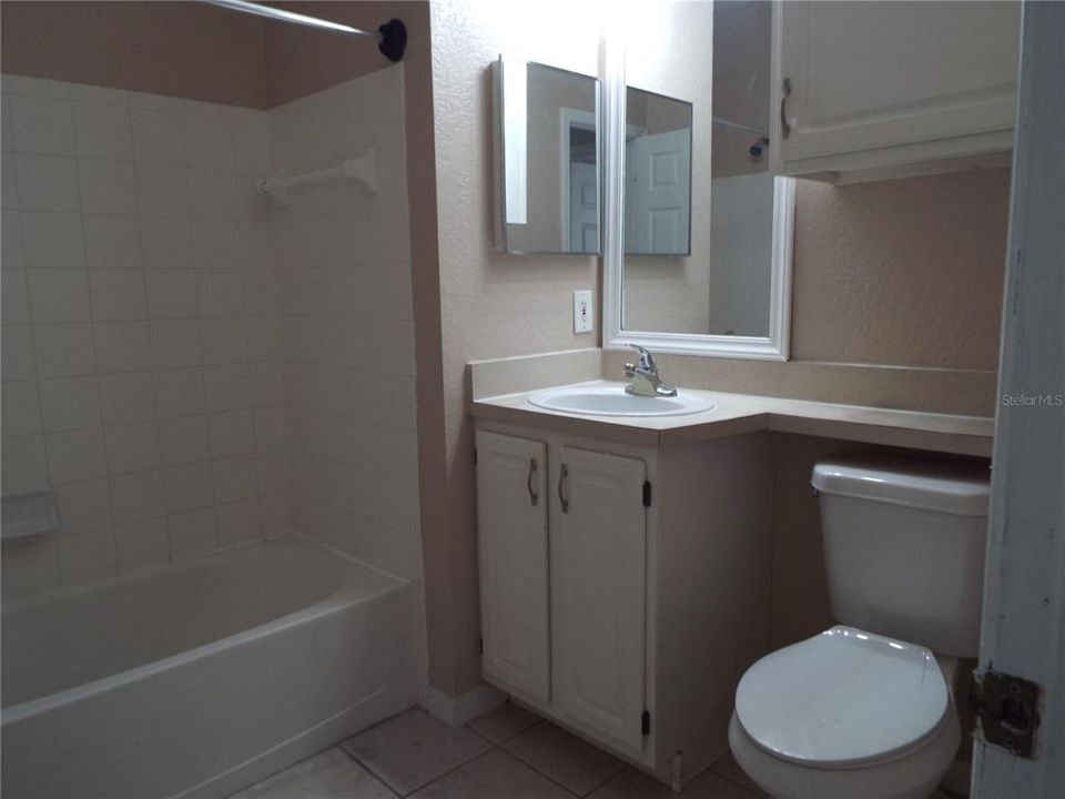 For Rent: $1,425 (1 beds, 1 baths, 712 Square Feet)