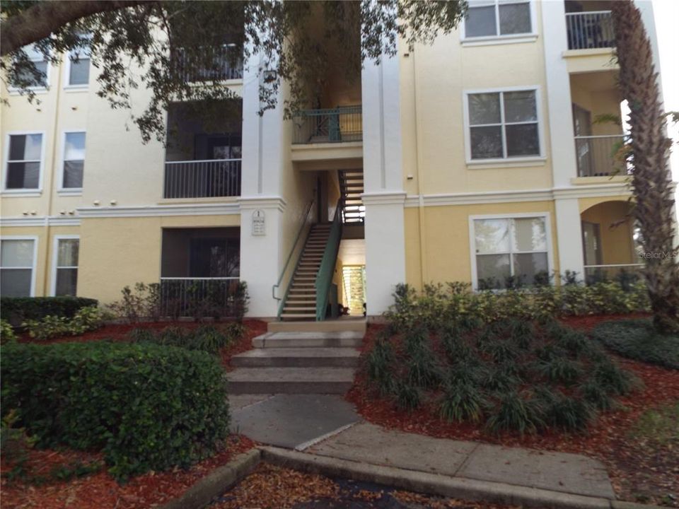 For Rent: $1,425 (1 beds, 1 baths, 712 Square Feet)