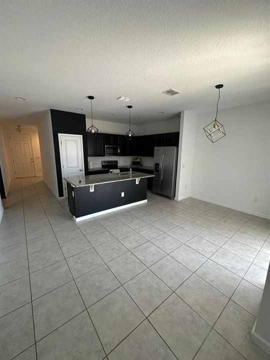 For Rent: $2,500 (4 beds, 2 baths, 1600 Square Feet)