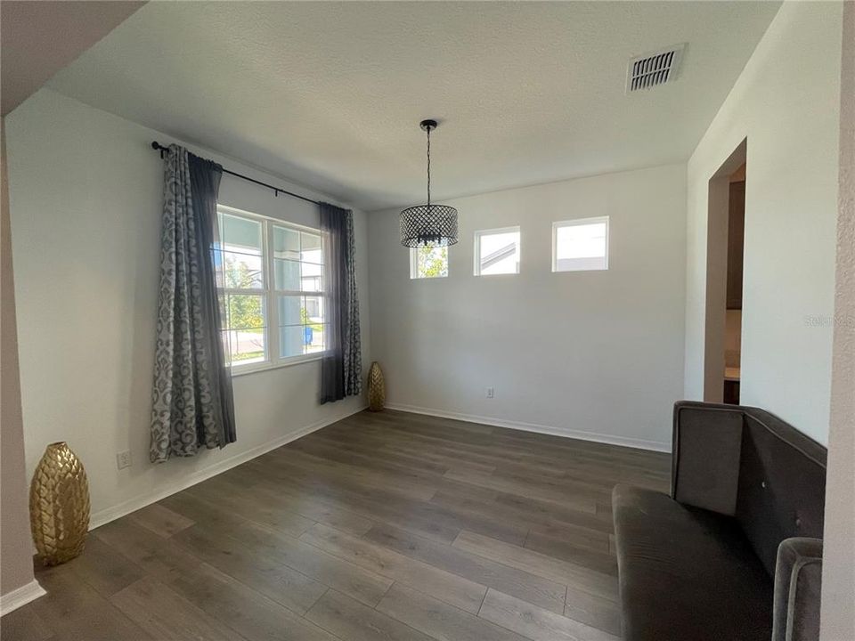 Formal dinning room