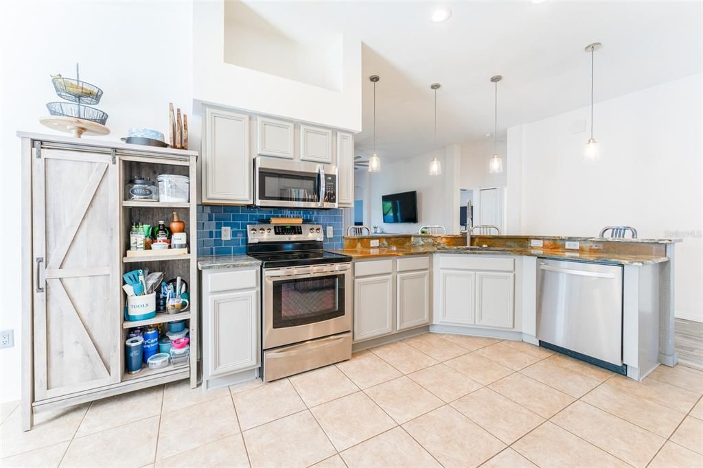 For Sale: $341,000 (4 beds, 2 baths, 2100 Square Feet)