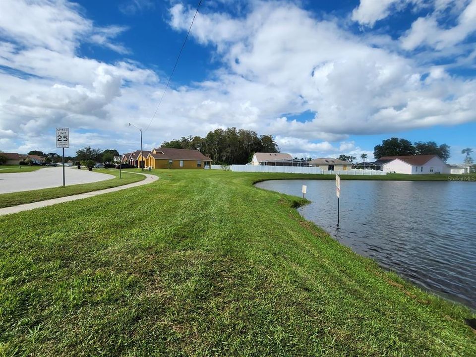 For Sale: $305,000 (3 beds, 2 baths, 1003 Square Feet)