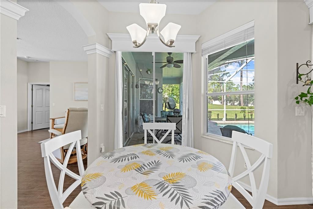 Breakfast Nook w/Lanai Access