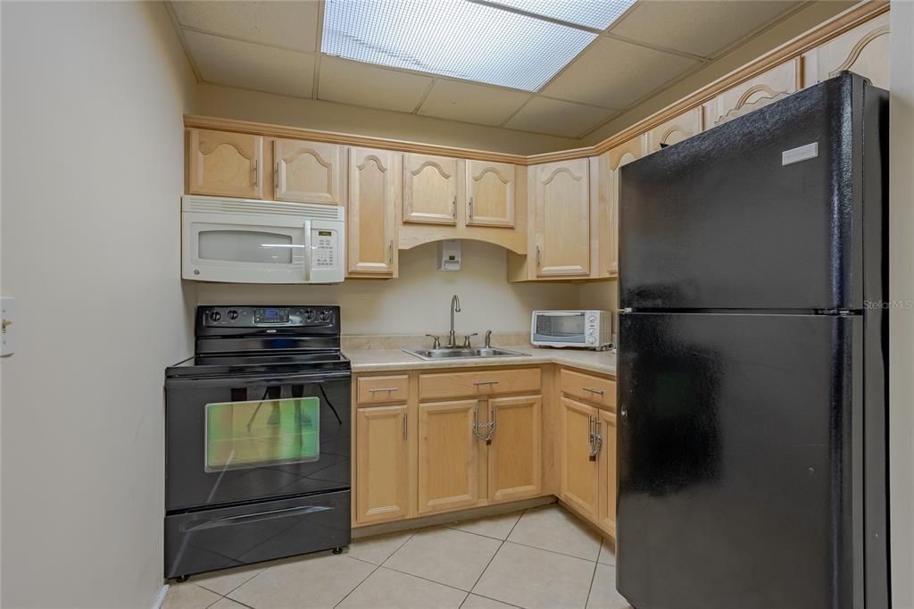 For Sale: $350,000 (2 beds, 2 baths, 1215 Square Feet)