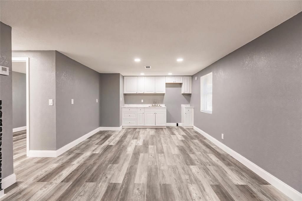 For Sale: $289,000 (2 beds, 2 baths, 1188 Square Feet)