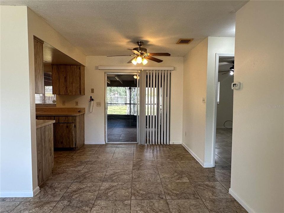 For Rent: $1,750 (3 beds, 2 baths, 988 Square Feet)