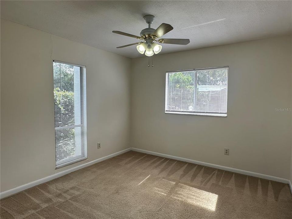 For Rent: $1,750 (3 beds, 2 baths, 988 Square Feet)