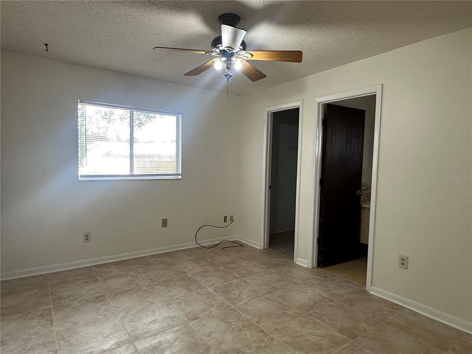 For Rent: $1,750 (3 beds, 2 baths, 988 Square Feet)