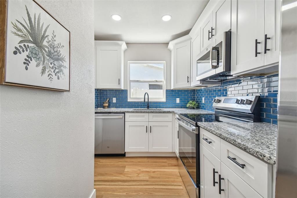 Active With Contract: $479,900 (3 beds, 2 baths, 1243 Square Feet)