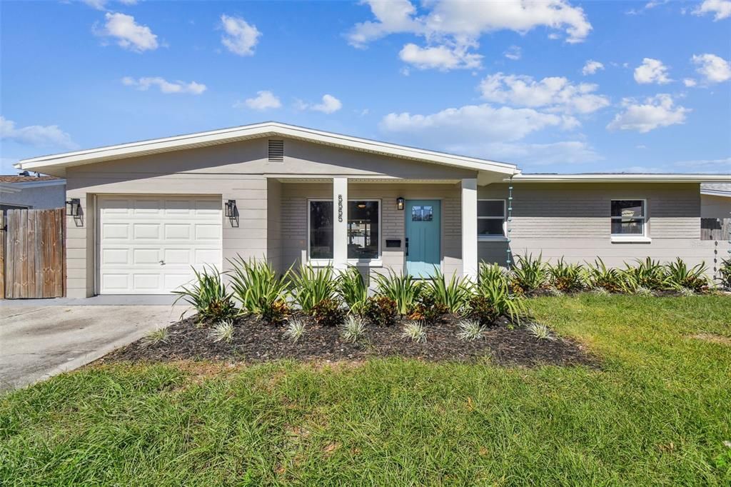 Active With Contract: $479,900 (3 beds, 2 baths, 1243 Square Feet)