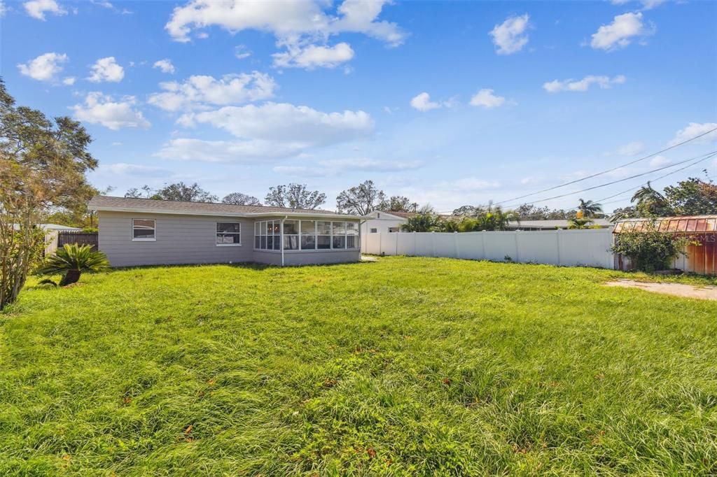 Active With Contract: $479,900 (3 beds, 2 baths, 1243 Square Feet)