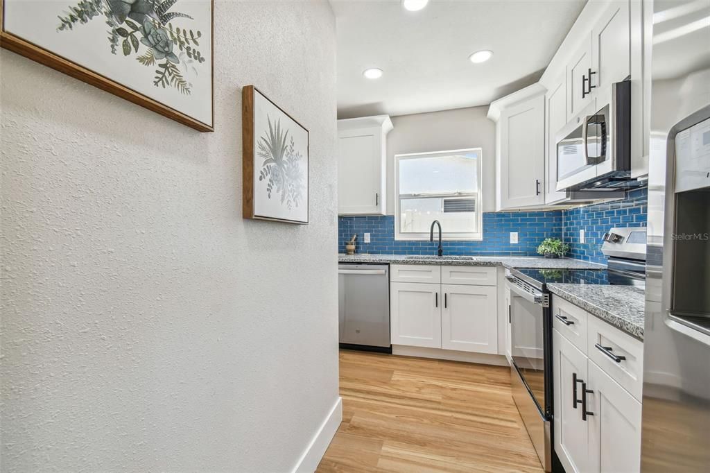 Active With Contract: $479,900 (3 beds, 2 baths, 1243 Square Feet)