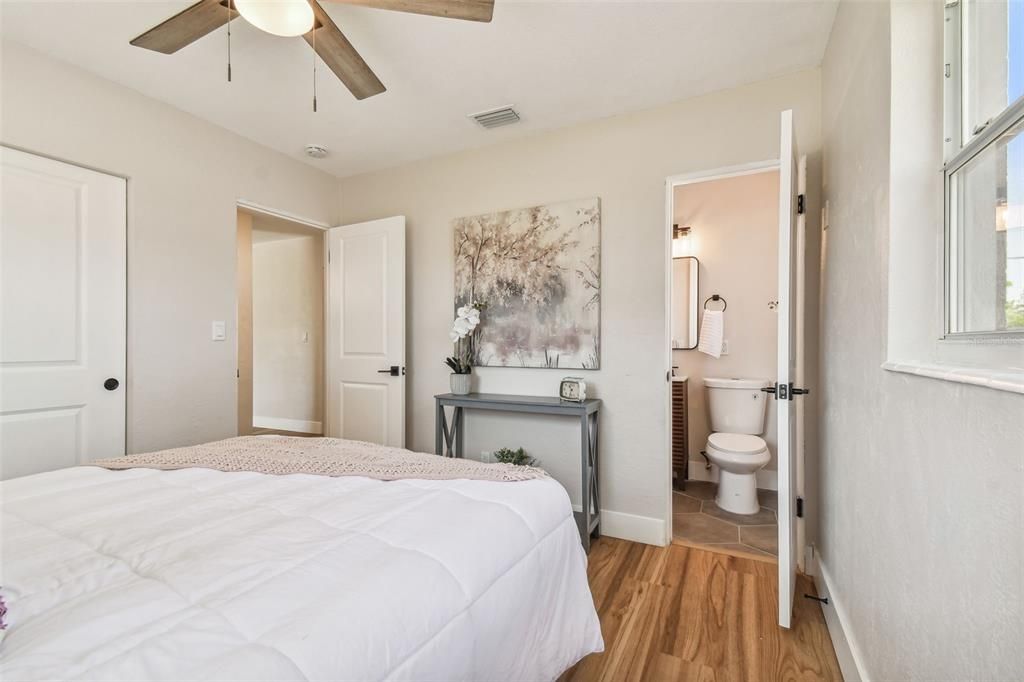 Active With Contract: $479,900 (3 beds, 2 baths, 1243 Square Feet)