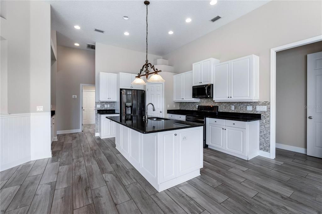 Granite Countertops w/Tile Backsplash