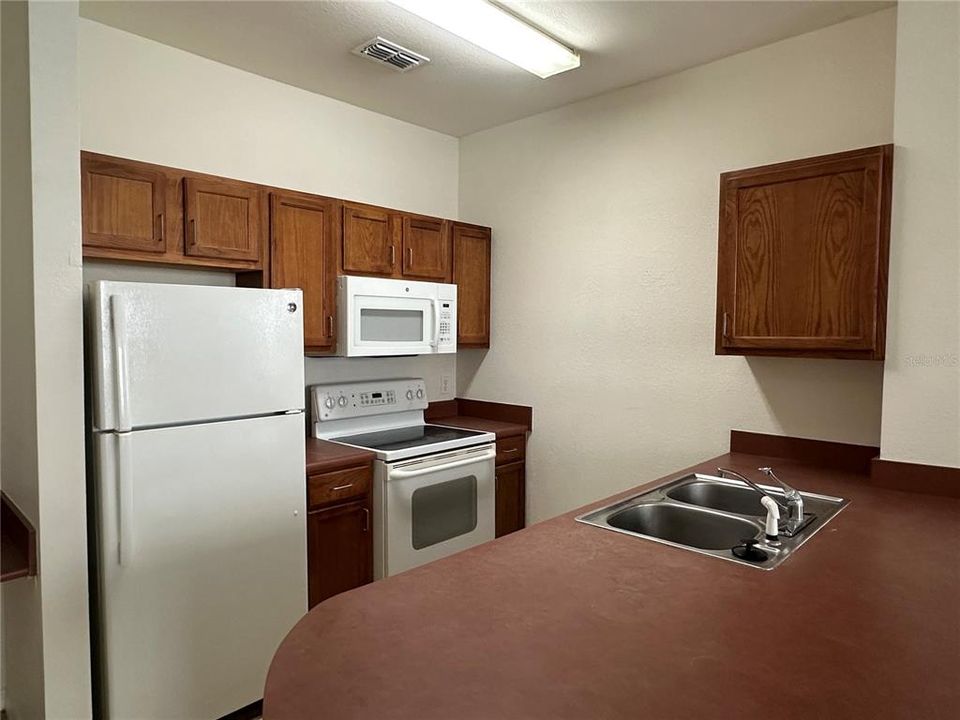 For Rent: $1,325 (1 beds, 1 baths, 615 Square Feet)