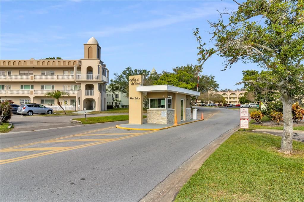 Active With Contract: $279,999 (2 beds, 2 baths, 1400 Square Feet)