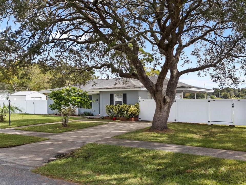 Front Exterior w/ gate