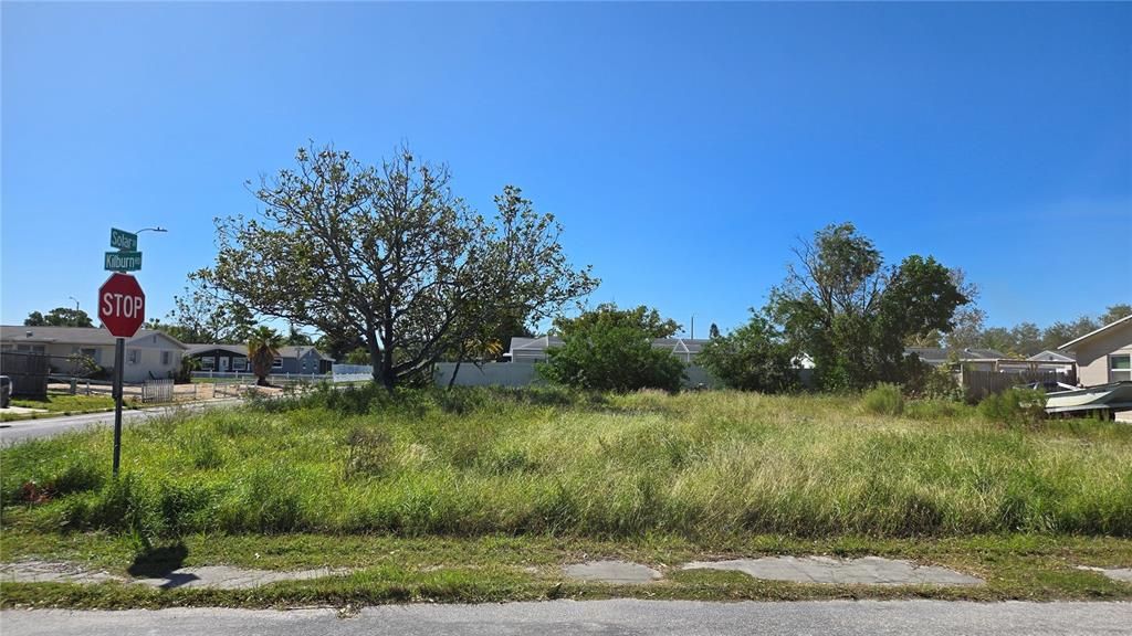 En Venta: $69,999 (0.14 acres)