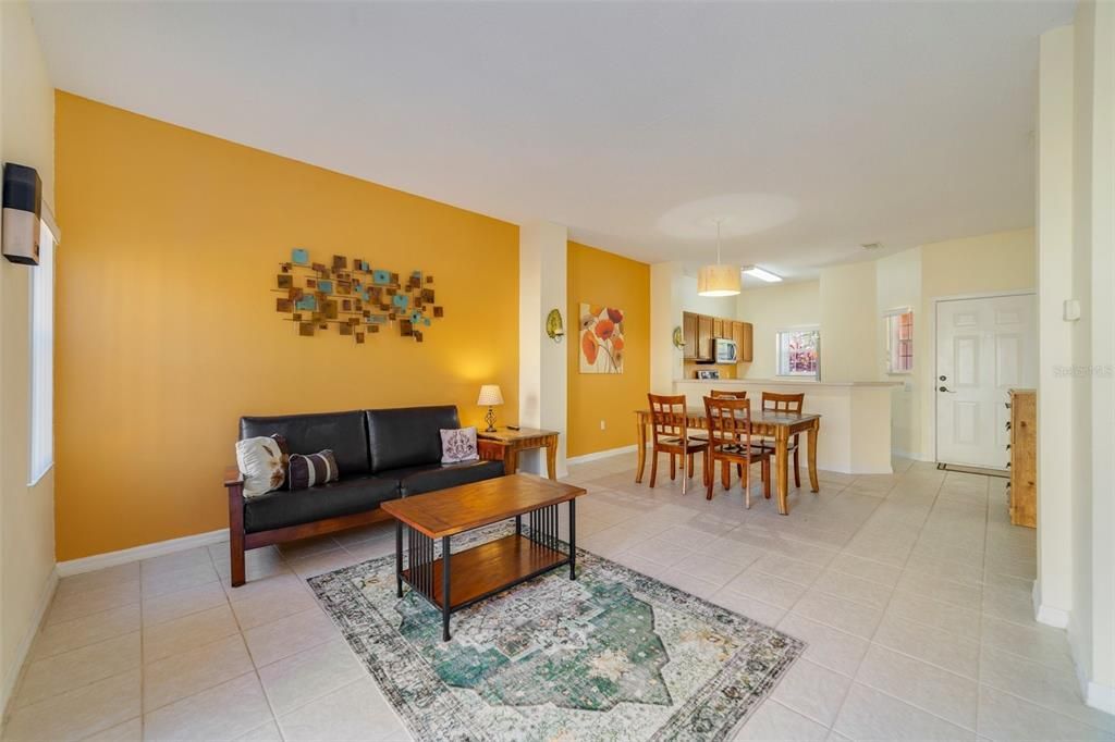 Zoned SHORT TERM RENTAL this spacious townhome is in a great location with FRESH PAINT (2024), OPEN CONCEPT LIVING/DINING, STAINLESS STEEL APPLIANCES and your CABLE & INTERNET is included!