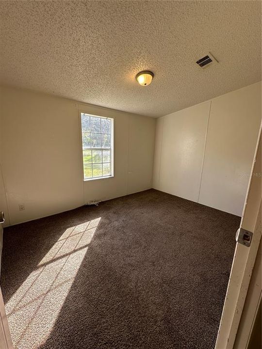 For Rent: $1,500 (3 beds, 2 baths, 1402 Square Feet)