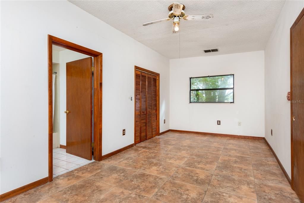 For Sale: $329,000 (4 beds, 2 baths, 1672 Square Feet)