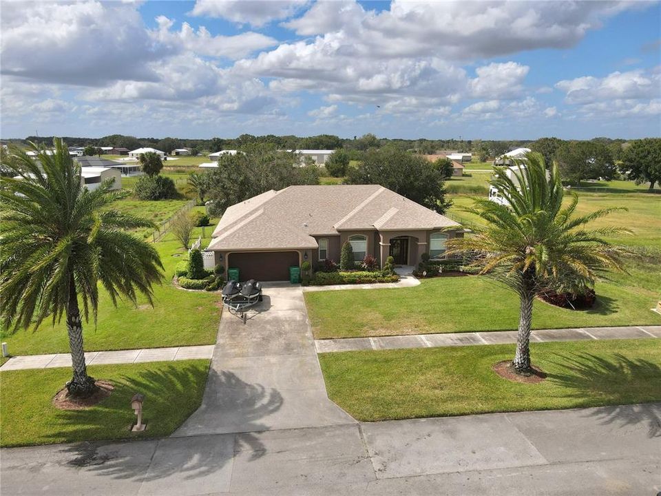 For Sale: $575,000 (3 beds, 2 baths, 1985 Square Feet)